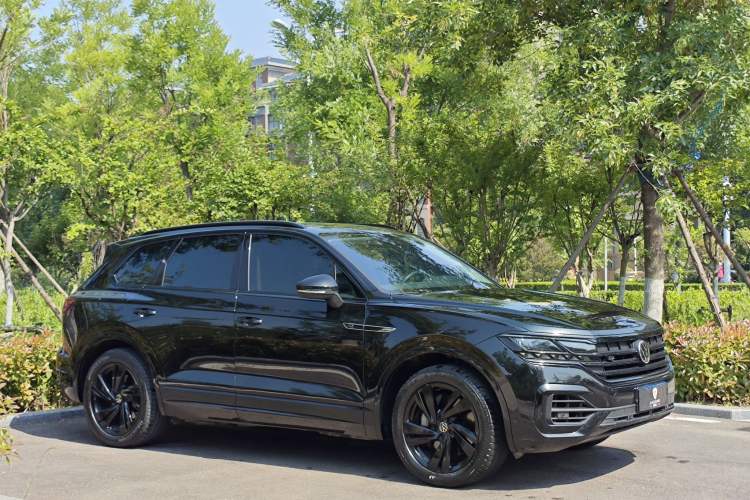 Used Volkswagen Touareg 2023 3.0 TSI Luxury Edition Obsidian Black Sport Package Exterior 3