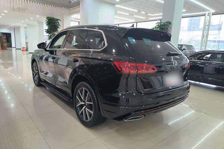 Used Volkswagen Touareg 2023 3.0 TSI Prestige Edition Classic Sport Package Exterior 5