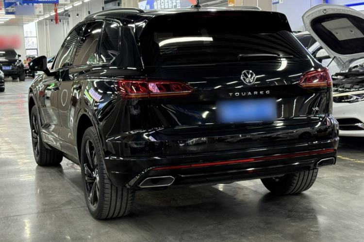 Used Volkswagen Touareg 2023 3.0 TSI Luxury Edition Obsidian Black Sport Package Exterior 6