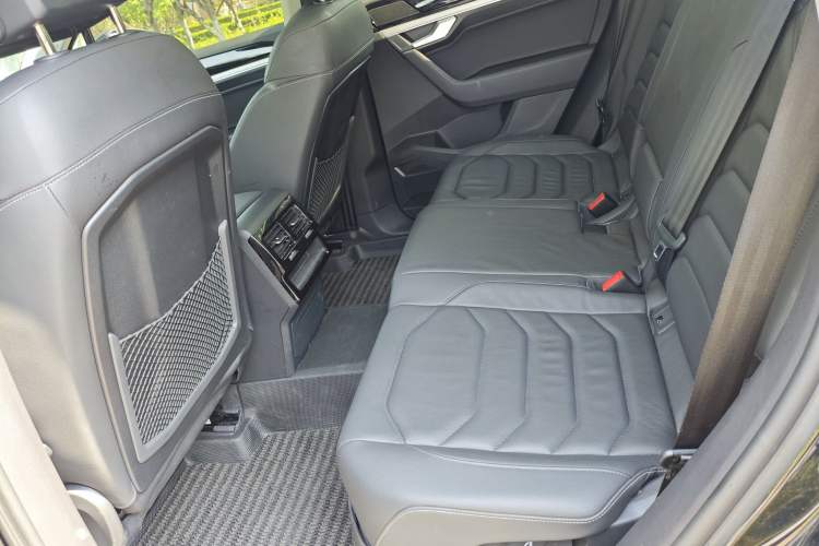 Used Volkswagen Touareg 2023 3.0 TSI Luxury Edition Obsidian Black Sport Package Exterior 7