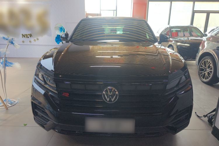 Used Volkswagen Touareg 2023 3.0 TSI Luxury Edition Obsidian Black Sport Package Front