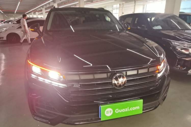Used Volkswagen Touareg 2023 3.0 TSI Luxury Edition Obsidian Black Sport Package Front
