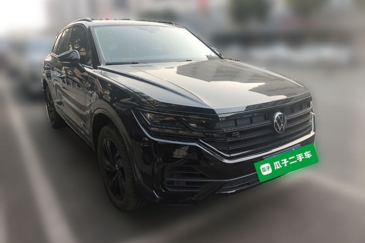Used Volkswagen Touareg 2023 3.0 TSI Luxury Edition Obsidian Black Sport Package Front Right 45 Deg