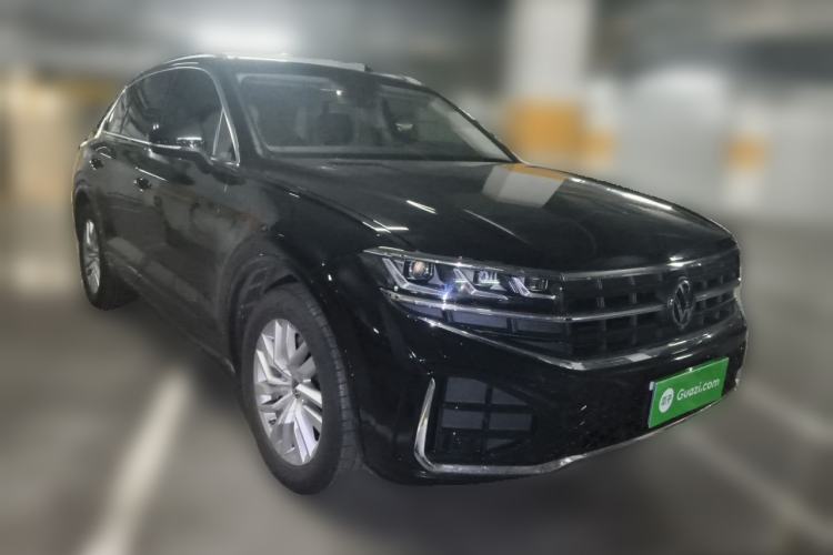 Used Volkswagen Touareg 2023 2.0 TSI RuiShang Edition Front Right 45 Deg