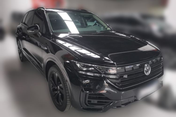 Used Volkswagen Touareg 2023 3.0 TSI Luxury Edition Obsidian Black Sport Package Front Right 45 Deg