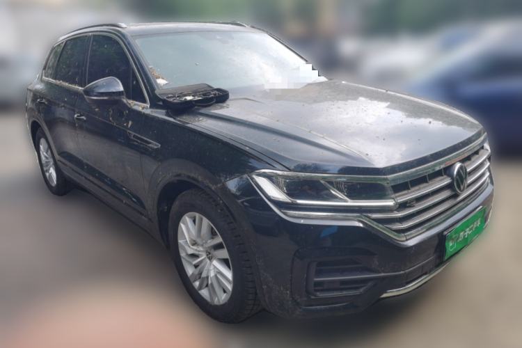 Used Volkswagen Touareg 2023 2.0 TSI RuiShang Edition Front Right 45 Deg