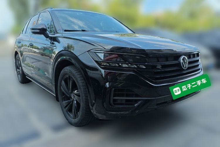 Used Volkswagen Touareg 2023 3.0 TSI Luxury Edition Obsidian Black Sport Package Front Right 45 Deg
