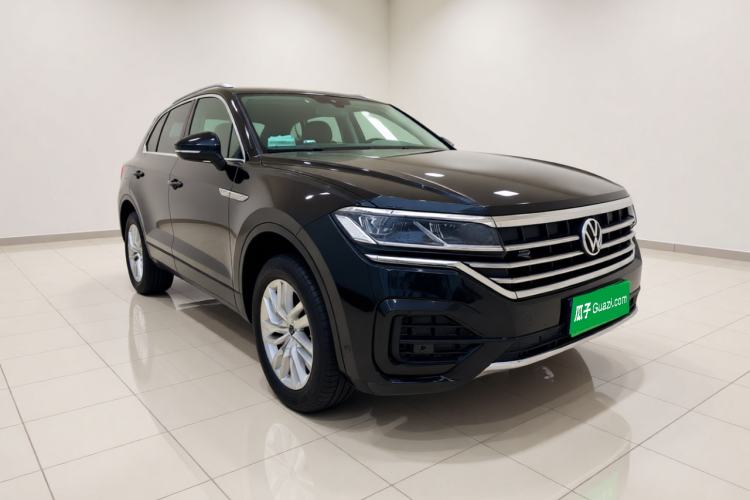 Used Volkswagen Touareg 2023 2.0 TSI RuiShang Edition Front Right 45 Deg