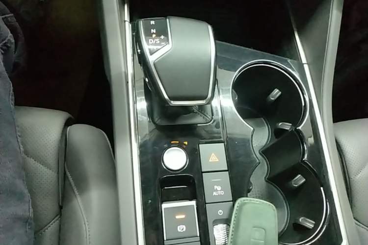 Used Volkswagen Touareg 2023 3.0 TSI Prestige Edition Classic Sport Package Gear Lever