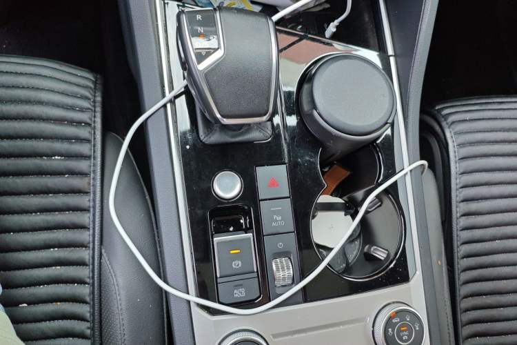 Used Volkswagen Touareg 2023 3.0 TSI Luxury Edition Obsidian Black Sport Package Gear Lever