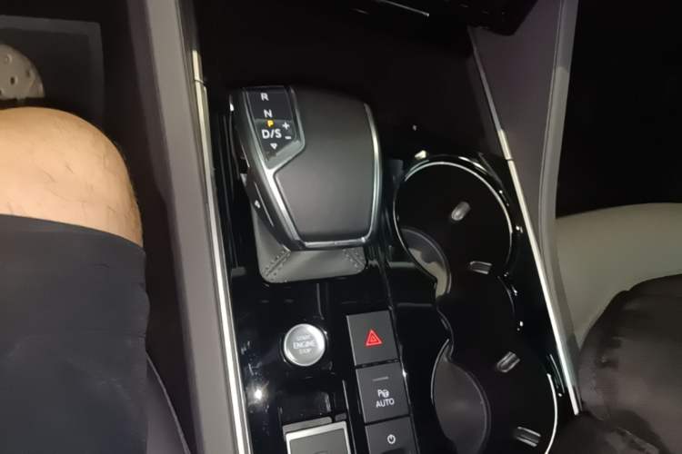 Used Volkswagen Touareg 2023 3.0 TSI Luxury Edition Obsidian Black Sport Package Gear Lever