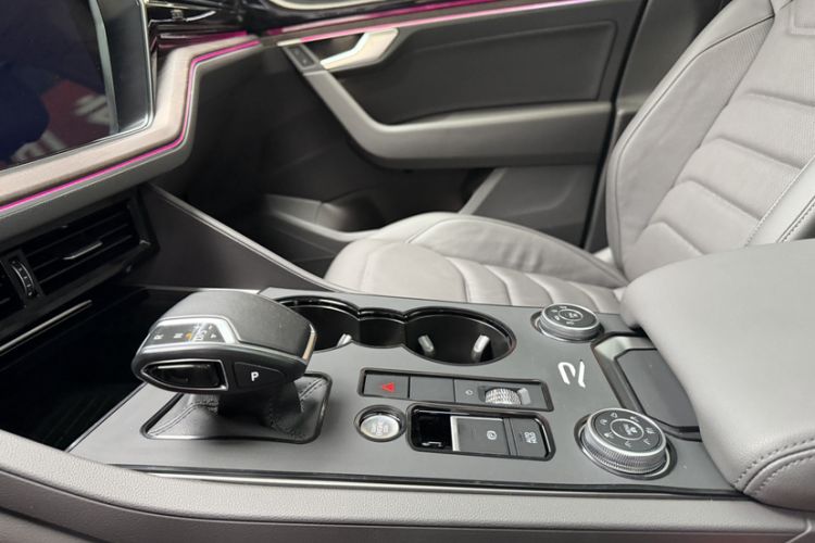 Used Volkswagen Touareg 2023 2.0 TSI RuiShang Edition Gear Lever