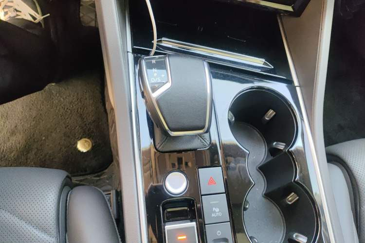 Used Volkswagen Touareg 2023 3.0 TSI Prestige Edition Classic Sport Package Gear Lever