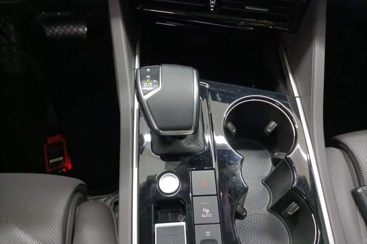 Used Volkswagen Touareg 2023 3.0 TSI Prestige Edition Classic Sport Package Gear Lever