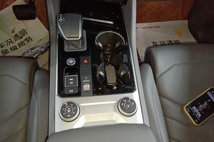 Used Volkswagen Touareg 2023 2.0 TSI RuiShang Edition Gear Lever