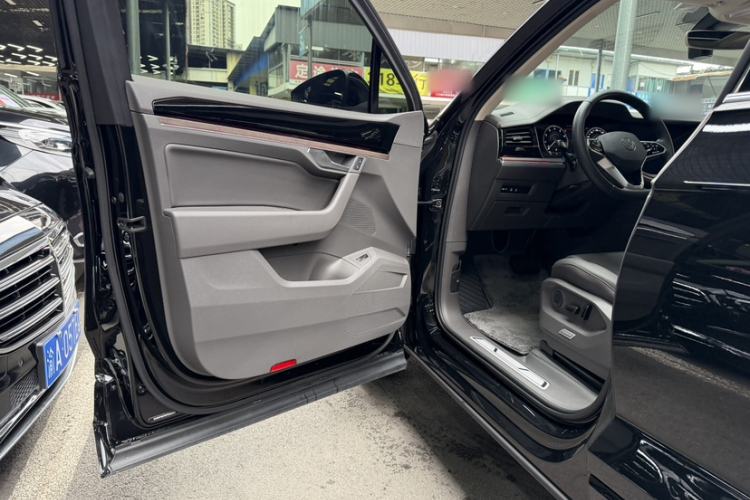 Used Volkswagen Touareg 2023 2.0 TSI RuiShang Edition Interior 10