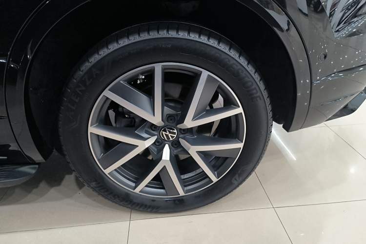 Used Volkswagen Touareg 2023 3.0 TSI Prestige Edition Classic Sport Package Interior 10