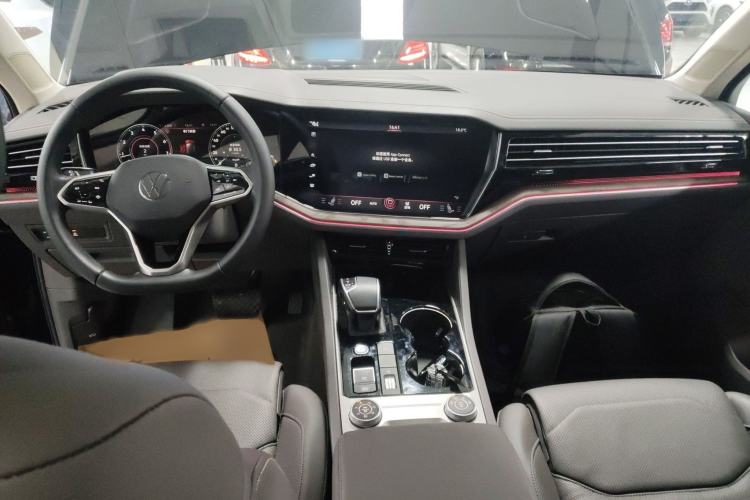 Used Volkswagen Touareg 2023 2.0 TSI RuiShang Edition Interior 2