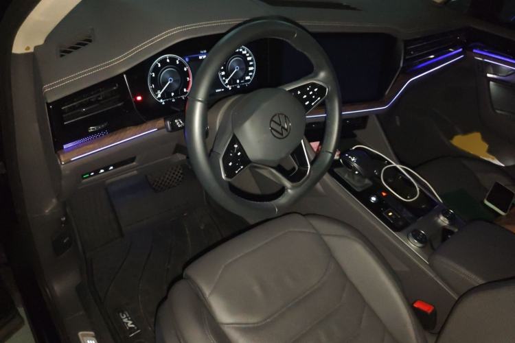 Used Volkswagen Touareg 2023 2.0 TSI RuiShang Edition Interior 2
