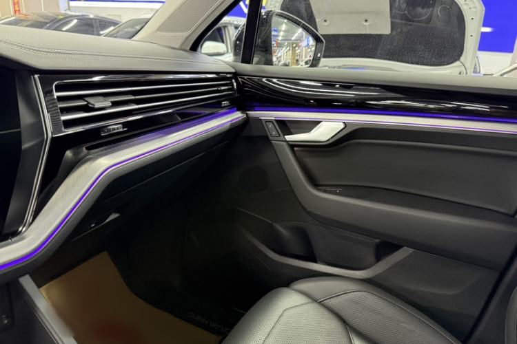 Used Volkswagen Touareg 2023 3.0 TSI Luxury Edition Obsidian Black Sport Package Interior 2
