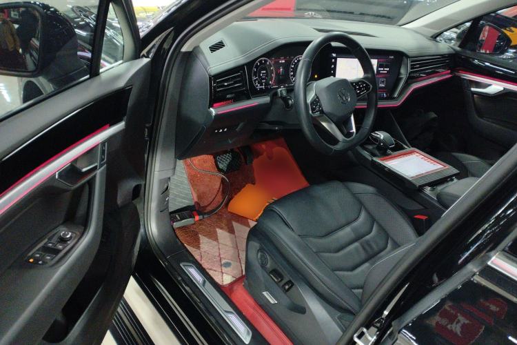 Used Volkswagen Touareg 2023 2.0 TSI RuiShang Edition Interior 3