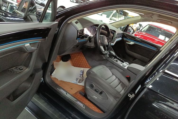 Used Volkswagen Touareg 2023 2.0 TSI RuiShang Edition Interior 3
