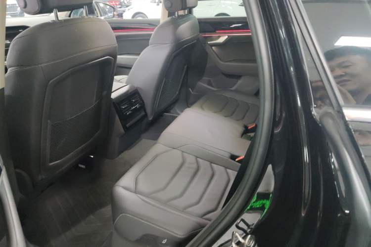 Used Volkswagen Touareg 2023 2.0 TSI RuiShang Edition Interior 4