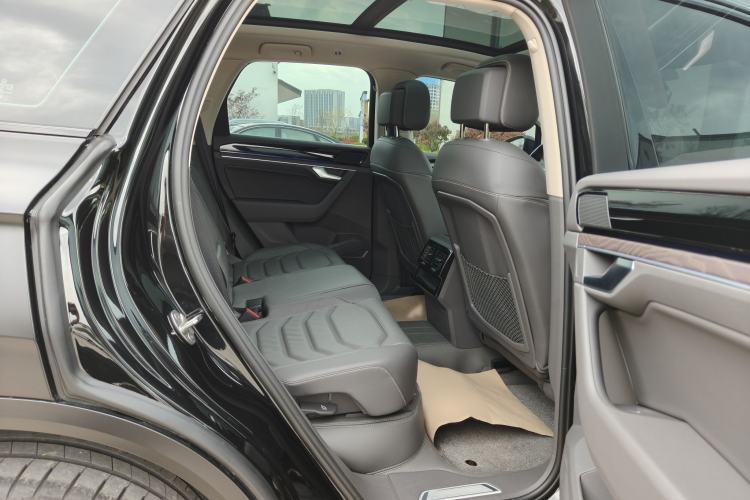 Used Volkswagen Touareg 2023 3.0 TSI Luxury Edition Obsidian Black Sport Package Interior 4