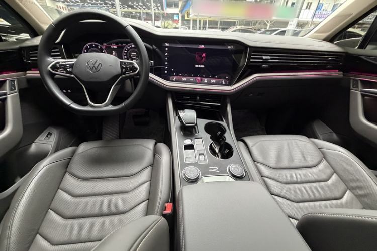 Used Volkswagen Touareg 2023 2.0 TSI RuiShang Edition Interior 4