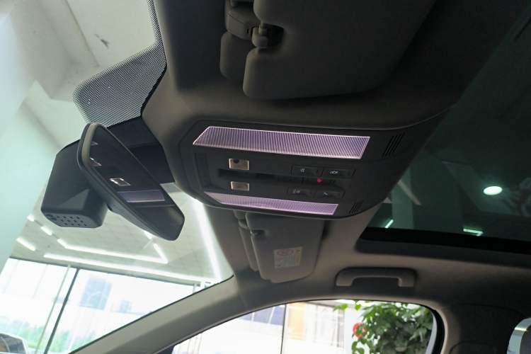 Used Volkswagen Touareg 2023 3.0 TSI Prestige Edition Classic Sport Package Interior 4