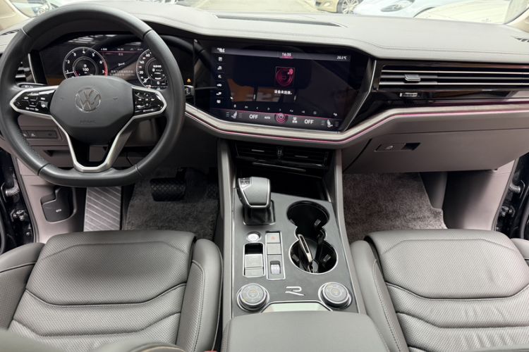 Used Volkswagen Touareg 2023 2.0 TSI RuiShang Edition Interior 6