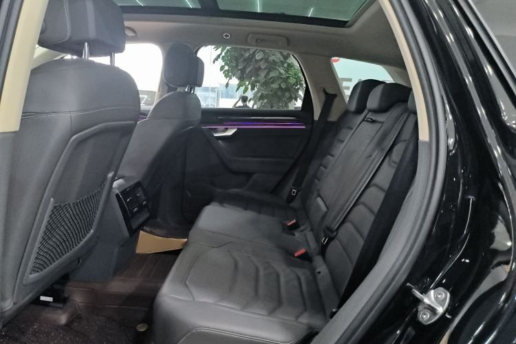 Used Volkswagen Touareg 2023 3.0 TSI Prestige Edition Classic Sport Package Interior 8
