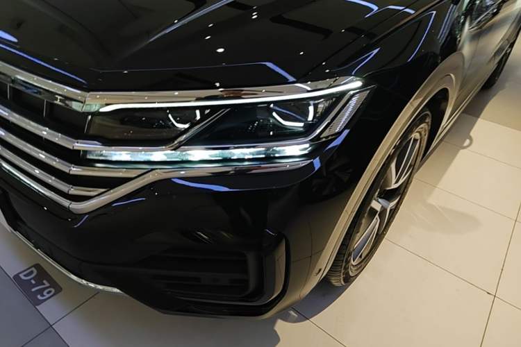 Used Volkswagen Touareg 2023 3.0 TSI Prestige Edition Classic Sport Package Left Front Headlight