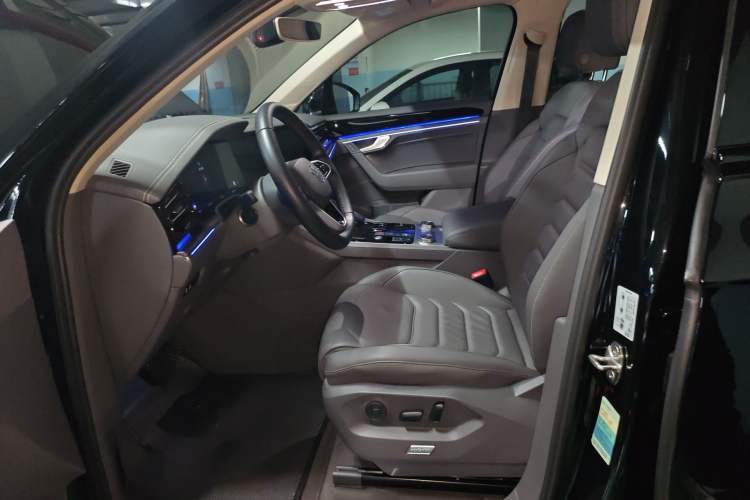 Used Volkswagen Touareg 2023 3.0 TSI Luxury Edition Obsidian Black Sport Package Left Front Seat