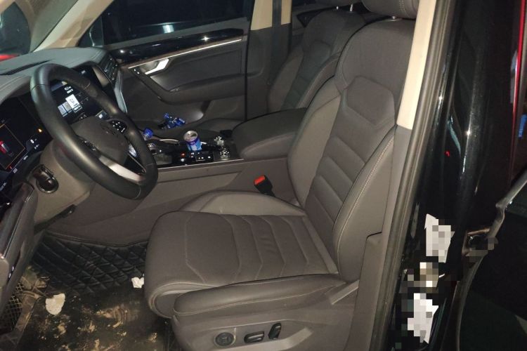 Used Volkswagen Touareg 2023 3.0 TSI Luxury Edition Obsidian Black Sport Package Left Front Seat