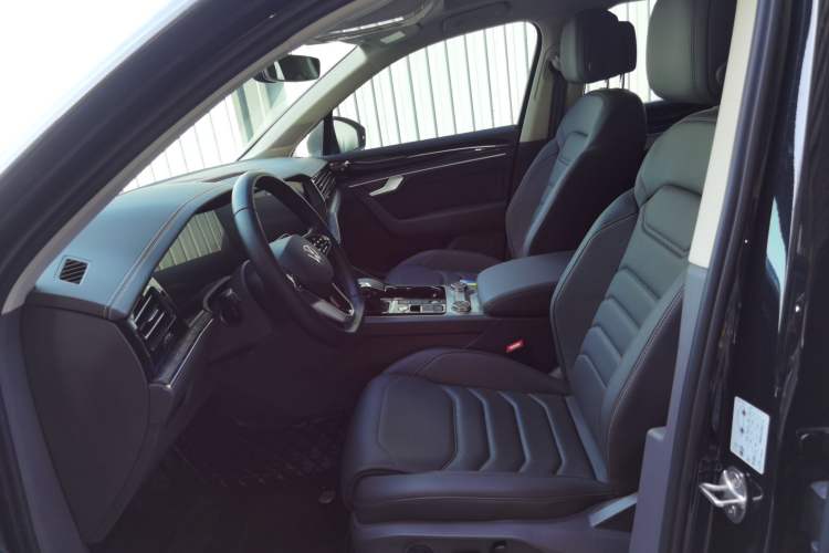 Used Volkswagen Touareg 2023 2.0 TSI RuiShang Edition Left Front Seat