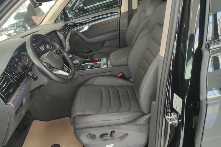 Used Volkswagen Touareg 2023 3.0 TSI Luxury Edition Obsidian Black Sport Package Left Front Seat