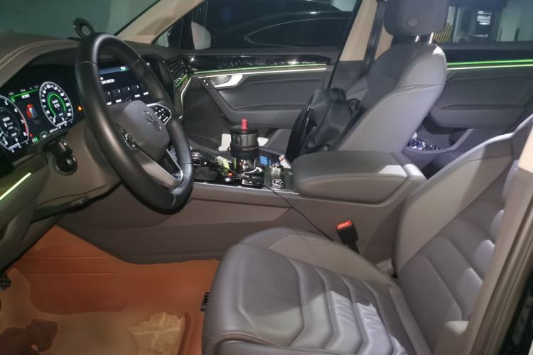 Used Volkswagen Touareg 2023 3.0 TSI Luxury Edition Obsidian Black Sport Package Left Front Seat