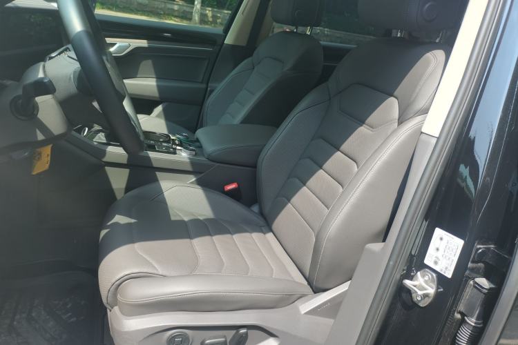 Used Volkswagen Touareg 2023 3.0 TSI Luxury Edition Obsidian Black Sport Package Left Front Seat