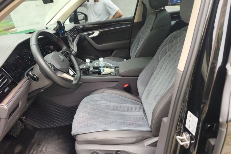 Used Volkswagen Touareg 2023 3.0 TSI Luxury Edition Obsidian Black Sport Package Left Front Seat