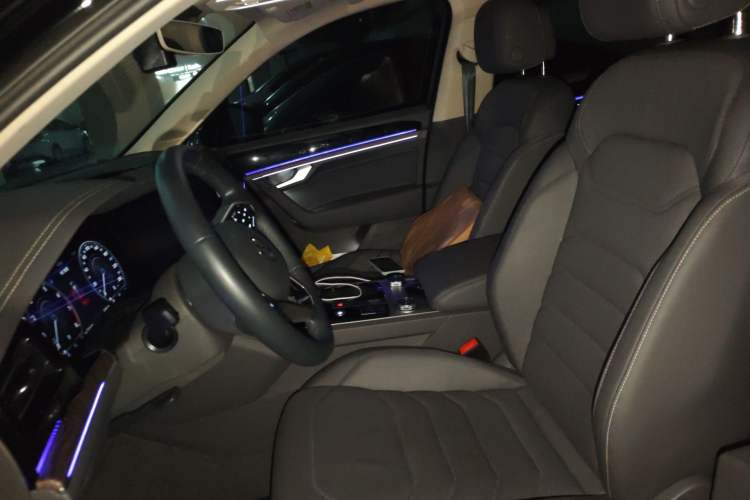 Used Volkswagen Touareg 2023 2.0 TSI RuiShang Edition Left Front Seat