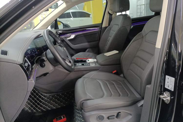Used Volkswagen Touareg 2023 3.0 TSI Prestige Edition Classic Sport Package Left Front Seat