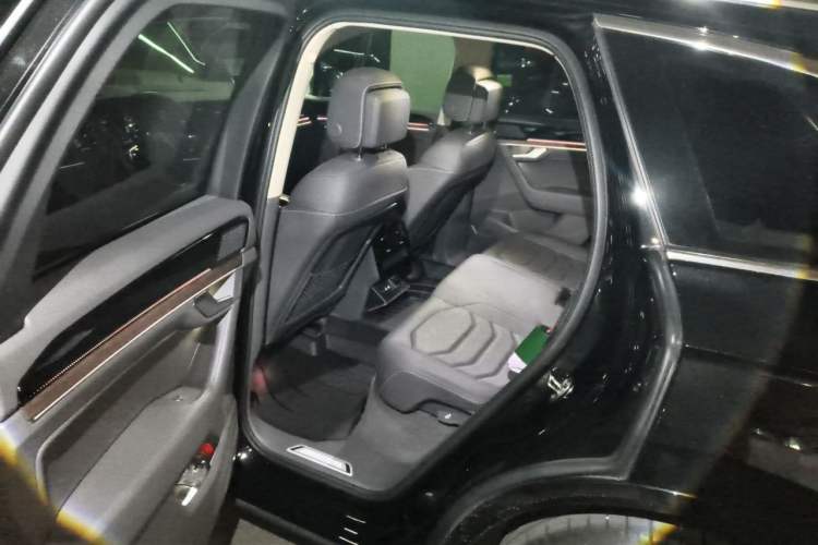 Used Volkswagen Touareg 2023 2.0 TSI RuiShang Edition Left Rear Seat