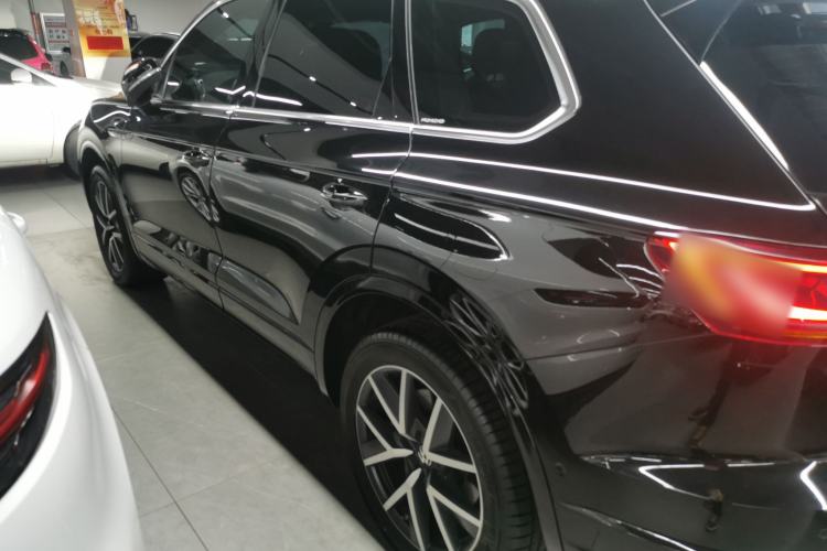 Used Volkswagen Touareg 2023 3.0 TSI Prestige Edition Classic Sport Package Left Side
