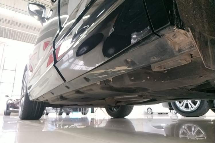 Used Volkswagen Touareg 2023 3.0 TSI Prestige Edition Classic Sport Package Left Side Sill