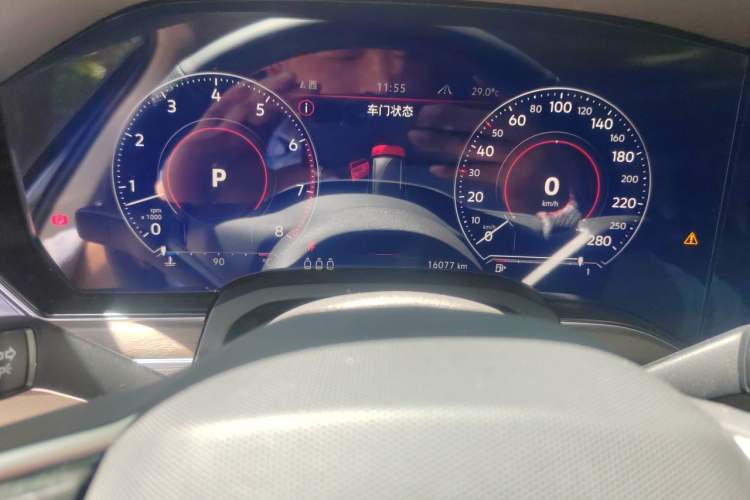 Used Volkswagen Touareg 2023 3.0 TSI Prestige Edition Classic Sport Package Odometer Close Up