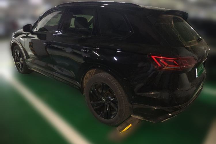Used Volkswagen Touareg 2023 3.0 TSI Luxury Edition Obsidian Black Sport Package Rear Left 45 Deg