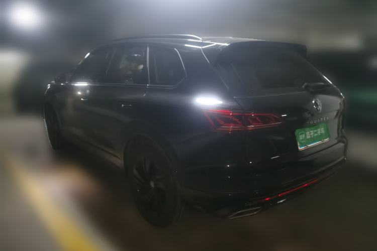 Used Volkswagen Touareg 2023 3.0 TSI Luxury Edition Obsidian Black Sport Package Rear Left 45 Deg
