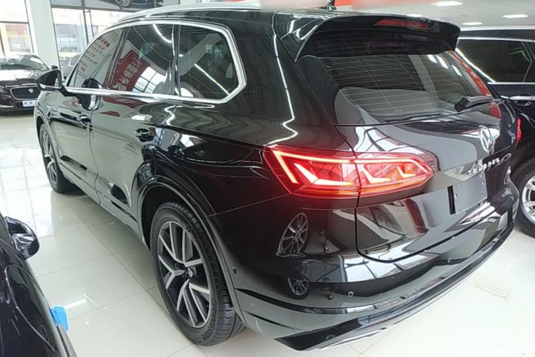 Used Volkswagen Touareg 2023 3.0 TSI Prestige Edition Classic Sport Package Rear Left 45 Deg