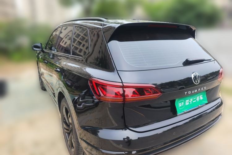 Used Volkswagen Touareg 2023 3.0 TSI Luxury Edition Obsidian Black Sport Package Rear Left 45 Deg